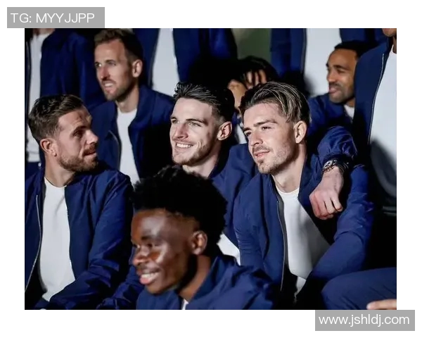 卡塔尔足球明星与男模的完美结合揭示时尚与运动的魅力