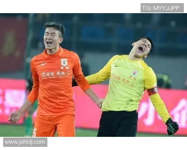 天津足球明星球员的崛起与发展历程探讨