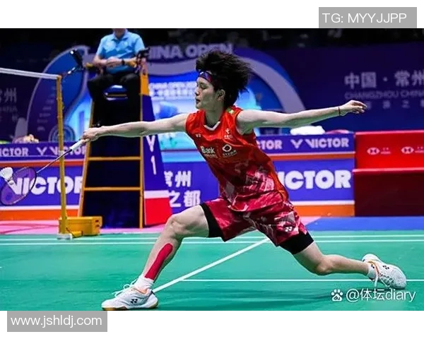 成都羽毛球队奋战邀请赛的拼搏历程与荣耀时刻回顾