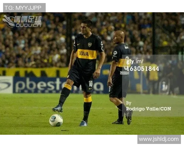 波黑足球明星的传奇之路与辉煌成就解析 波黑足球明星的传奇之路与辉煌成就解析