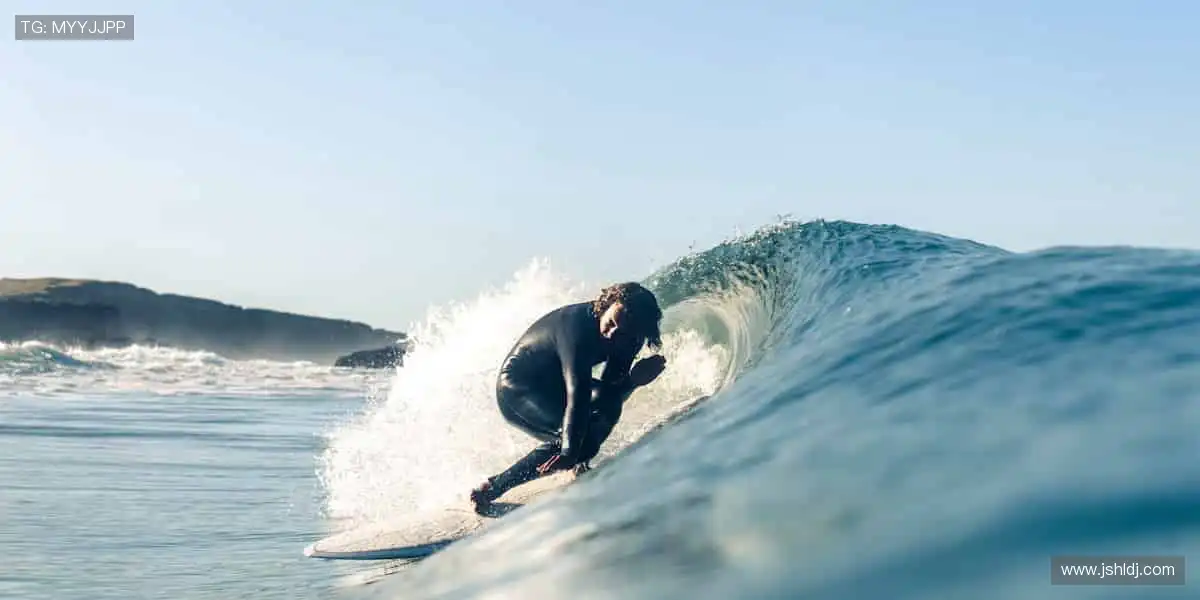 定制你的主队战袍，让支持更有态度！👕❤️